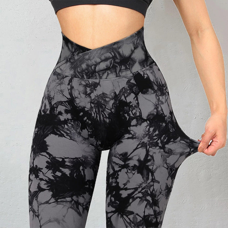 High-waist tie-dye seamless leggings in black with dark gray botanical pattern