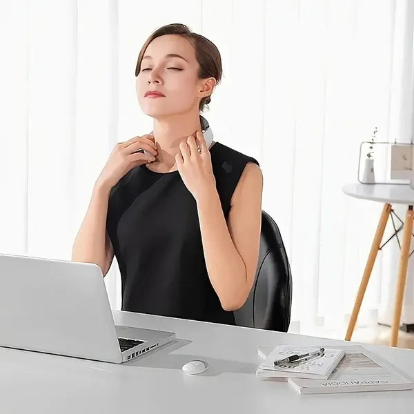 HeatFlow™ Intelligent Neck & Shoulder Massager